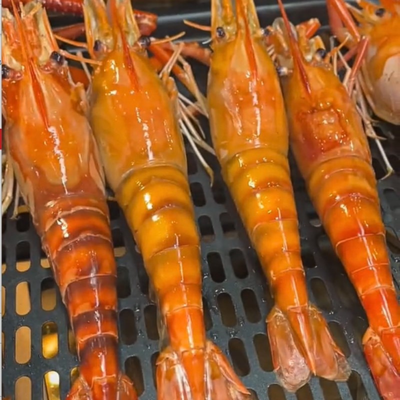 Bước 2 Nướng tôm Tôm càng rang me chua ngọt (Công thức được chia sẻ từ Tiktok Vào bếp cùng KitchenAZ)