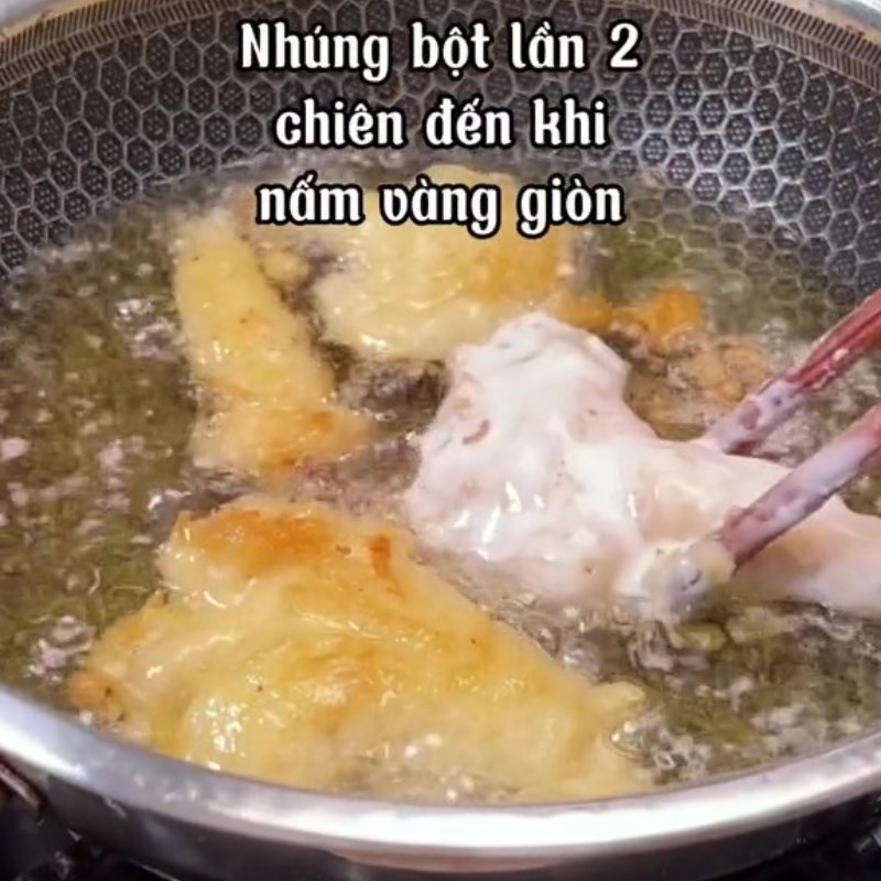 Bước 4 Chiên nấm Nấm chiên nước mắm