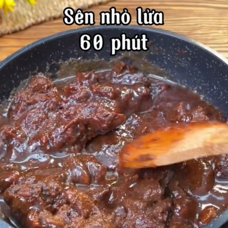 Bước 2 Chế biến Mứt me viên muối ớt