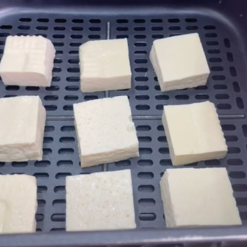 Bước 1 Chiên đậu Đậu hũ sốt cay (Công thức được chia sẻ từ Tiktok Vào bếp cùng Điện máy XANH)