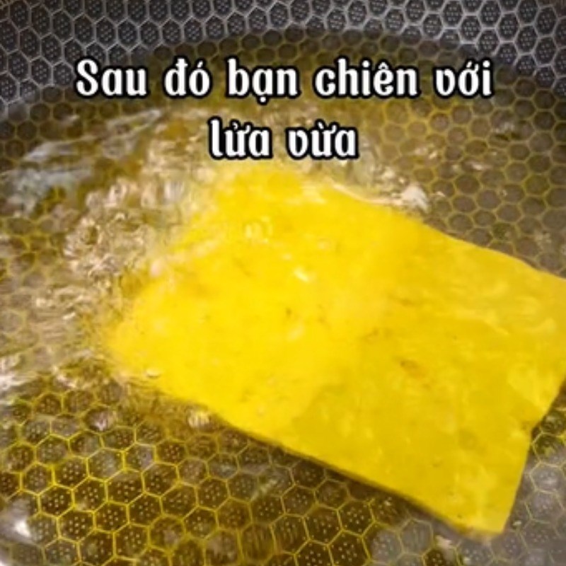 Bước 1 Chiên đậu hũ Đậu hũ cuộn khoai môn rim