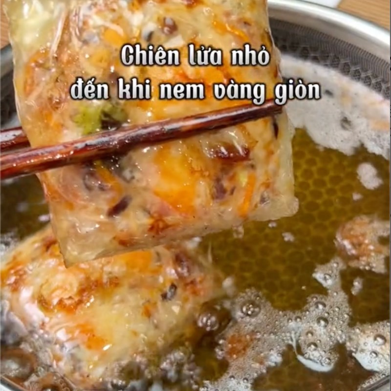 Bước 4 Chiên nem Nem cua bể ( công thức từ tiktok Vào bếp cùng Điện máy XANH)