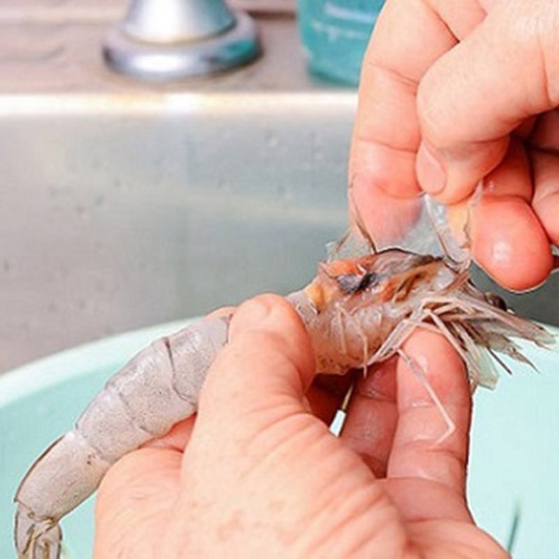 Bước 1 Chuẩn bị nguyên liệu Miến xào tôm kiểu Thái (Công thức được chia sẻ từ Tiktok Vào bếp cùng Điện máy XANH)