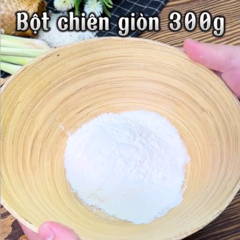 Bước 1 Chuẩn bị nguyên liệu Bánh mì tôm chiên (Công thức được chia sẻ từ Tiktok Vào bếp cùng Điện máy XANH)
