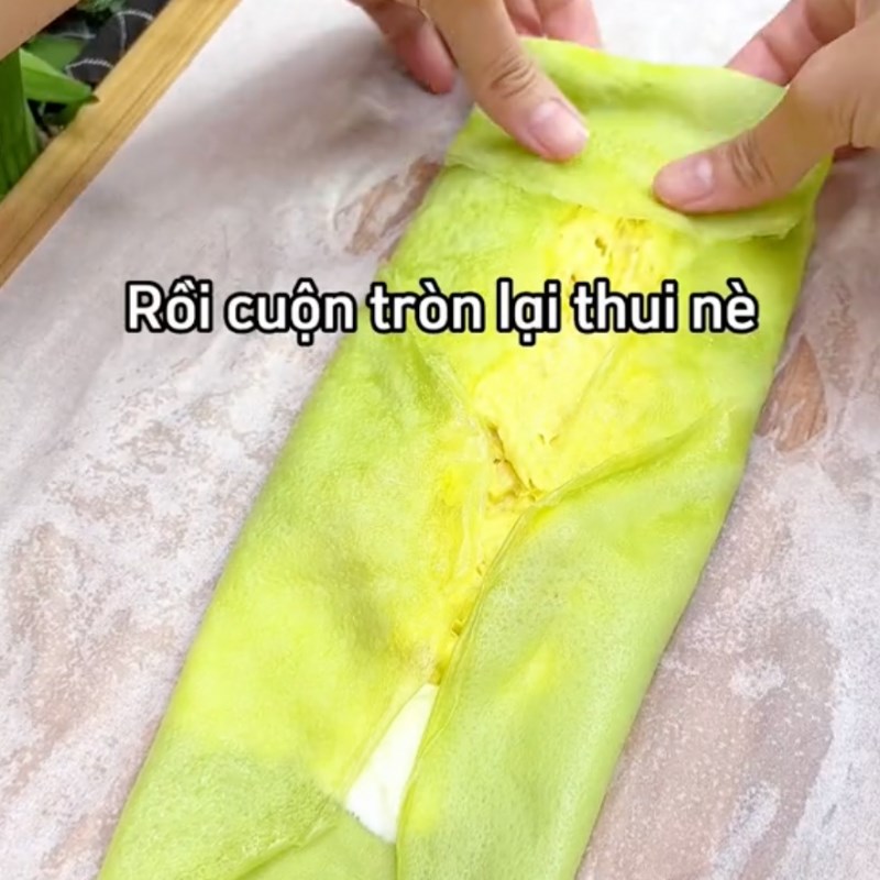 Bước 4 Cuộn bánh crepe sầu riêng Bánh crepe cuộn sầu riêng (Công thức từ kênh tiktok Vào bếp cùng KitchenAZ)