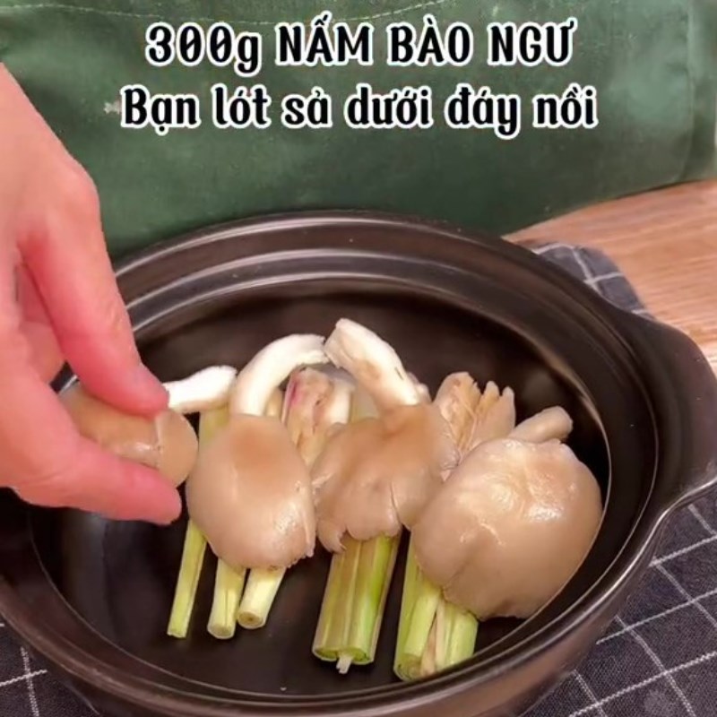 Bước 3 Hấp nấm Nấm bào ngư hấp sả lá chanh kèm nước chấm