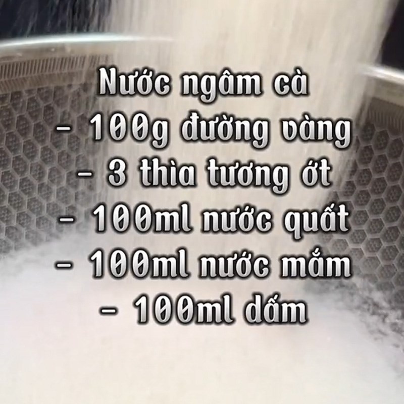 Bước 2 Làm nước ngâm cà pháo Cà pháo muối xổi (Công thức được chia sẻ từ TikTok Vào bếp cùng KitchenAZ)