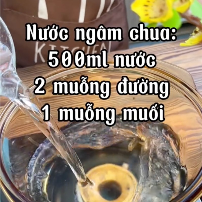 Bước 3 Làm nước ngâm chua Măng trúc ngâm tỏi ớt (công thức từ tiktok Vào bếp cùng KitchenAZ)