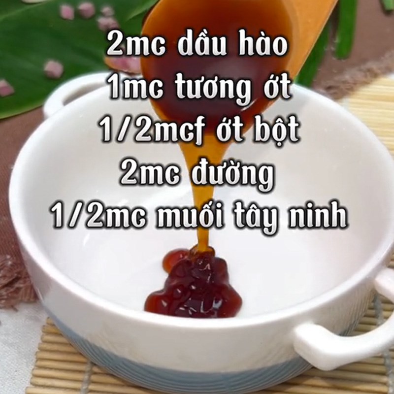 Bước 3 Làm nước sốt Chân gà quái thú (Công thức được chia sẻ từ TikTok Vào Bếp cùng Vườn Xanh Phố)