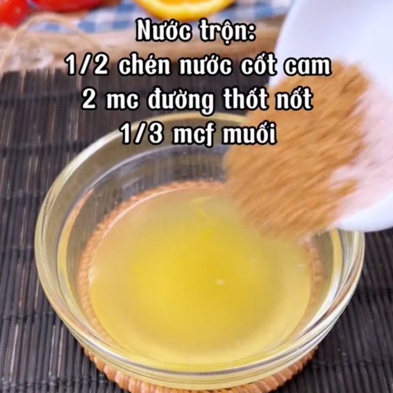 Bước 2 Làm nước trộn cơm Cơm gạo lứt trộn cam (Công thức từ kênh tiktok Vào bếp cùng Điện máy XANH)