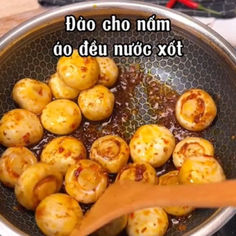 Bước 3 Chế biến Nấm mỡ sốt bơ cay