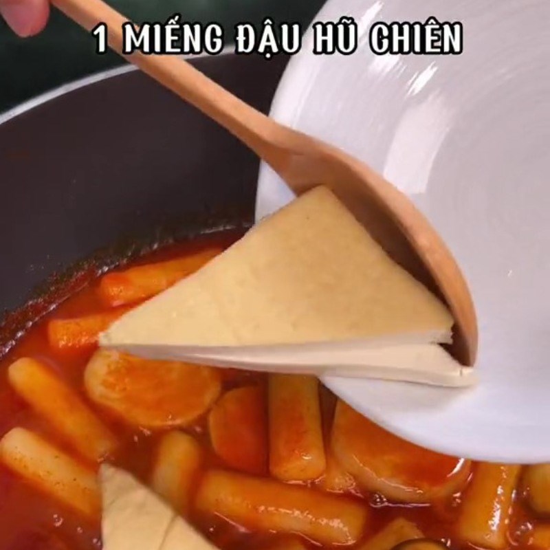 Bước 4 Nấu Tokbokki Nấu tokbokki chay