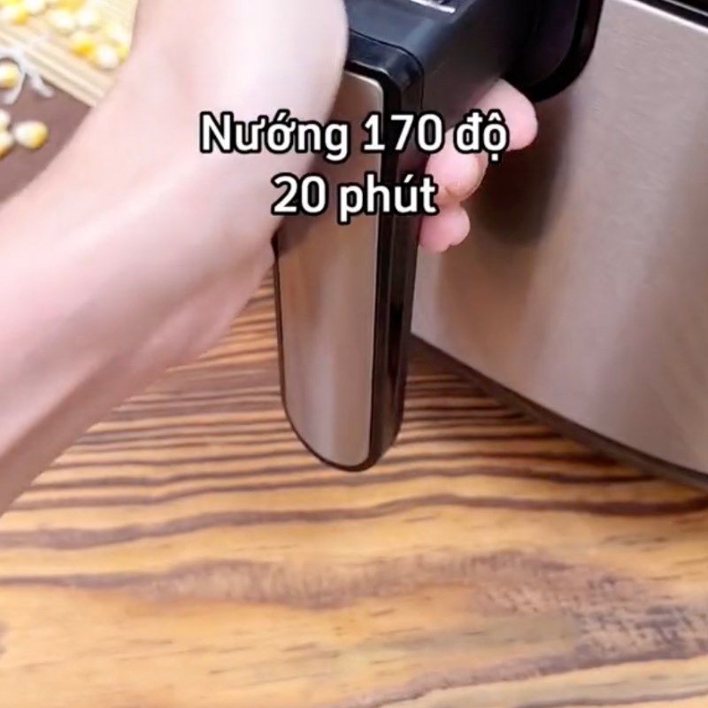 Bước 4 Nướng bánh Bánh mì kẹp tôm nướng