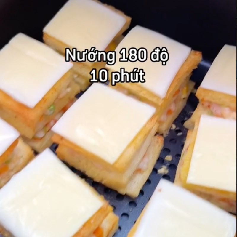 Bước 4 Nướng bánh Bánh mì kẹp tôm nướng