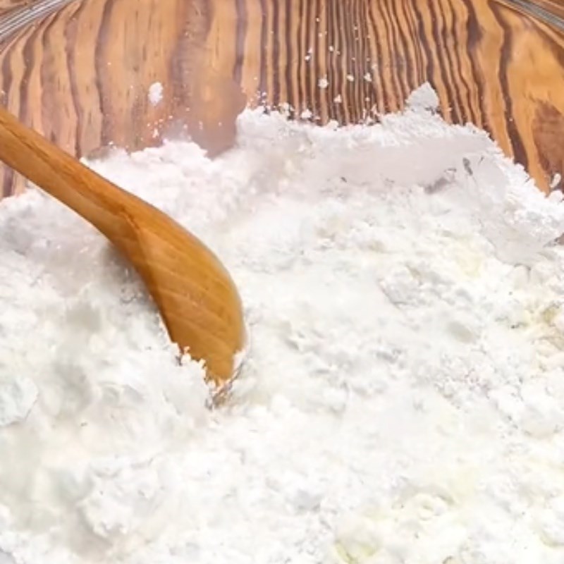 Bước 2 Pha bột Bánh khọt chay bằng bột gạo