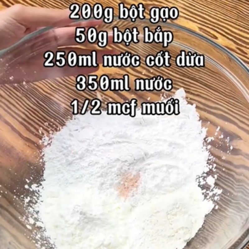 Bước 2 Pha bột Bánh khọt chay bằng bột gạo