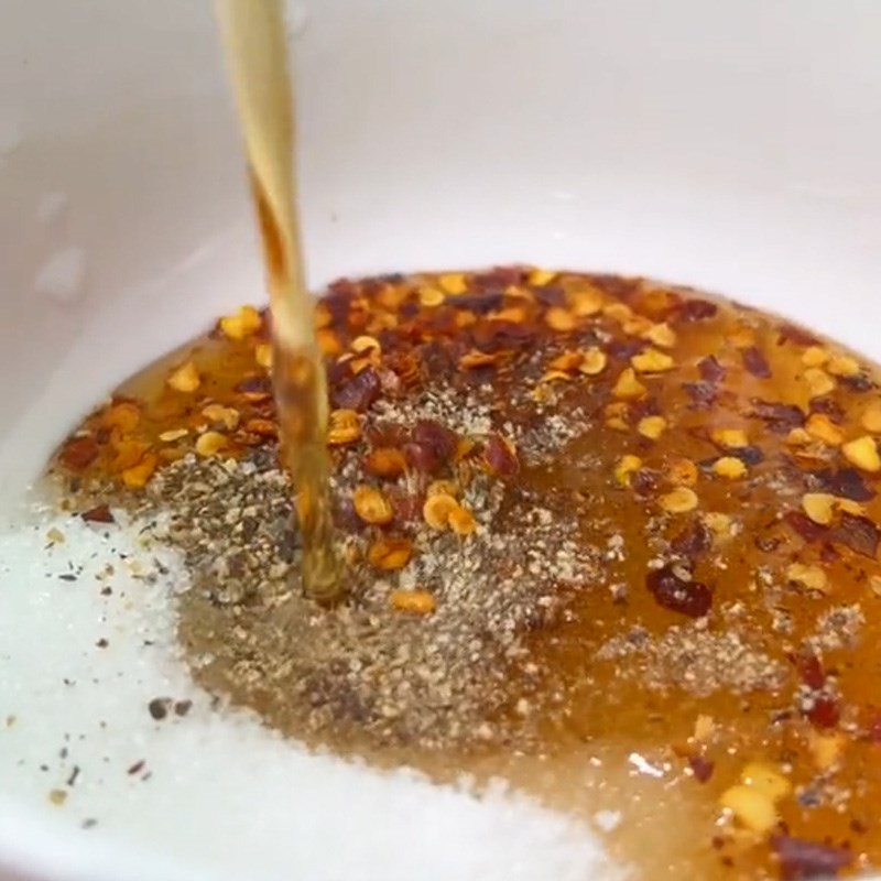 Bước 2 Pha sốt thái Ốc bươu sốt thái