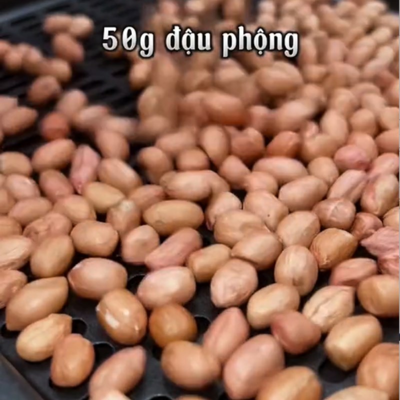 Bước 1 Rang đậu phộng, mè Kẹo mè xửng (Công thức được chia sẻ từ Tiktok Vào bếp cùng Điện máy XANH)