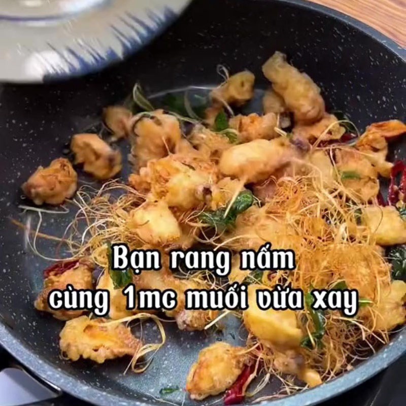 Bước 5 Rang muối Nấm đùi gà rang muối