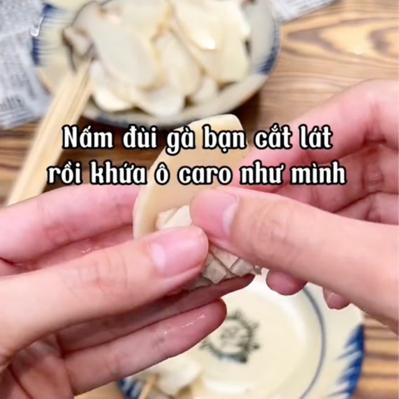 Bước 2 Sơ chế nấm và làm sốt ướp nấm Nấm nướng chay
