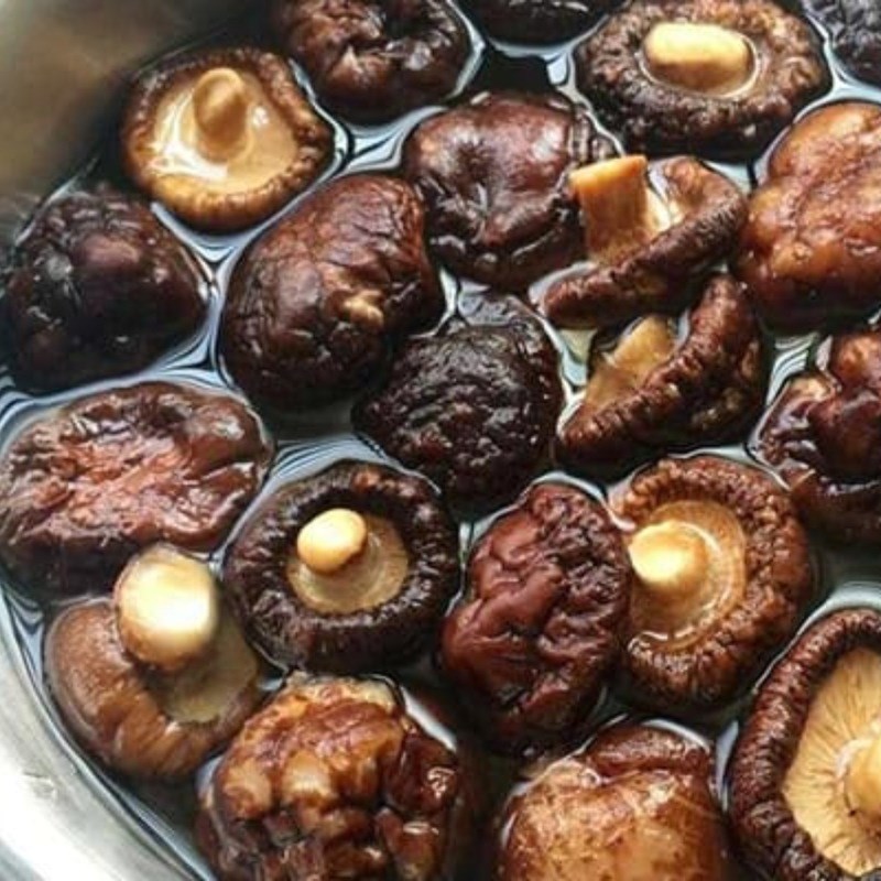 Bước 1 Sơ chế nguyên liệu Bò kho chay bằng nấm đông cô