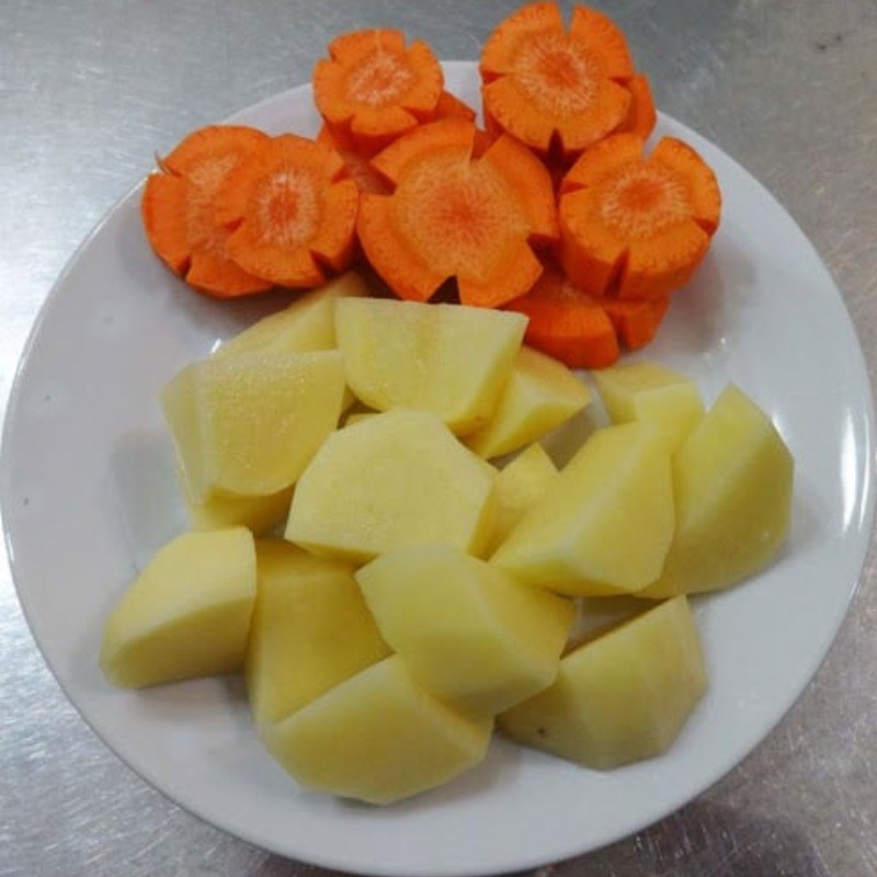 Bước 1 Sơ chế nguyên liệu Bò kho chay bằng nấm đông cô