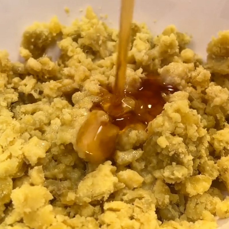 Bước 1 Sơ chế nguyên liệu Bánh khoai lang phô mai (Công thức được chia sẻ từ TikTok Vào bếp cùng Điện máy XANH)