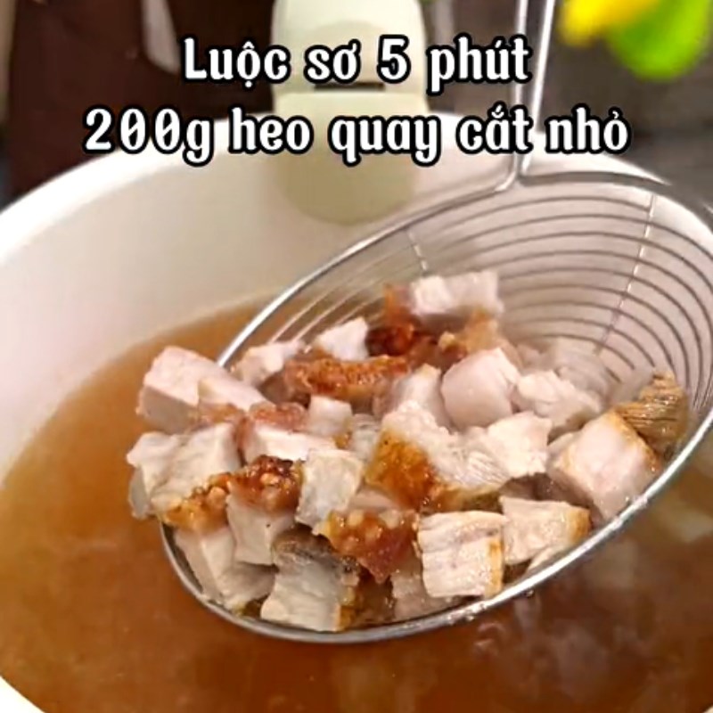 Bước 1 Sơ chế nguyên liệu Chè bột lọc heo quay nấm mộc nhĩ