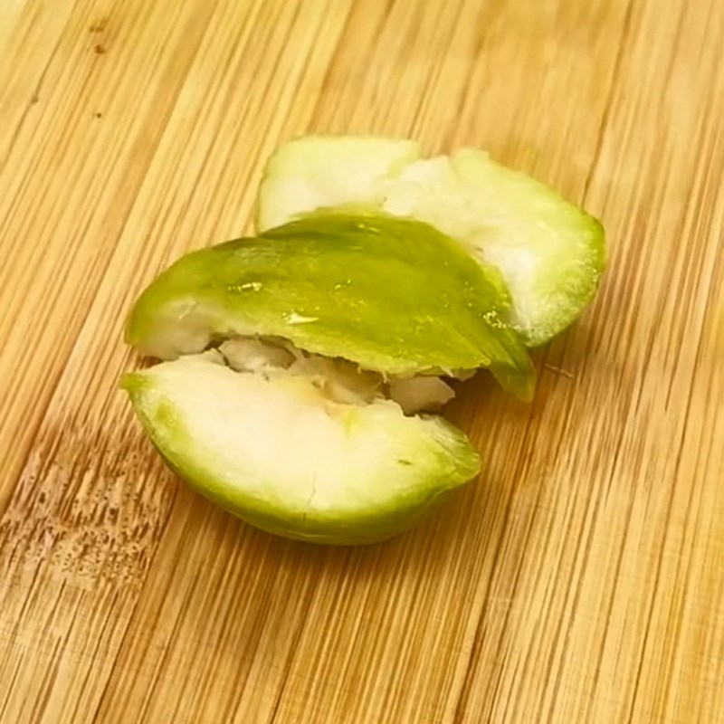 Bước 1 Sơ chế nguyên liệu Gỏi cóc tai heo (Công thức được chia sẻ từ TikTok Vào bếp cùng Điện máy XANH)