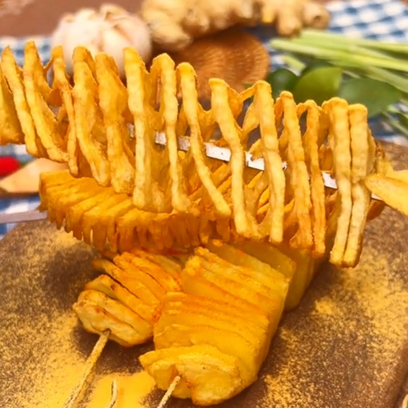 Bước 3 Thành phẩm Khoai tây lốc xoáy (Công thức được chia sẻ từ TikTok Vào bếp cùng Điện máy XANH)