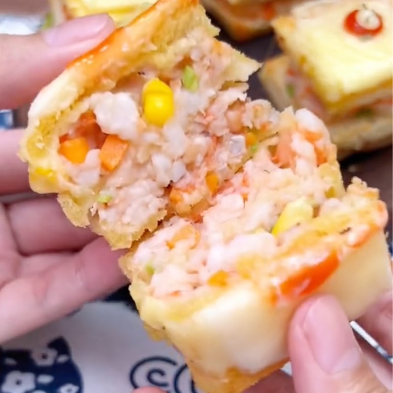 Bước 5 Thành phẩm Bánh mì kẹp tôm nướng