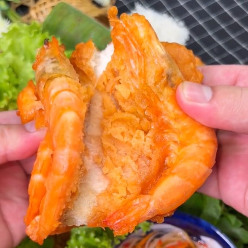 Bước 3 Thành phẩm Bánh mì tôm chiên (Công thức được chia sẻ từ Tiktok Vào bếp cùng Điện máy XANH)