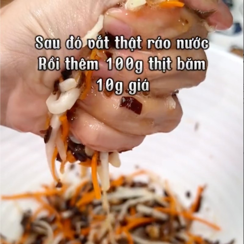 Bước 2 Trộn nguyên liệu và gói nem Nem cua bể ( công thức từ tiktok Vào bếp cùng Điện máy XANH)