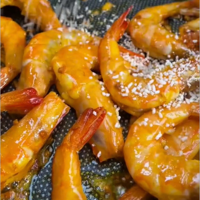 Bước 3 Xào miến Miến xào tôm kiểu Thái (Công thức được chia sẻ từ Tiktok Vào bếp cùng Điện máy XANH)