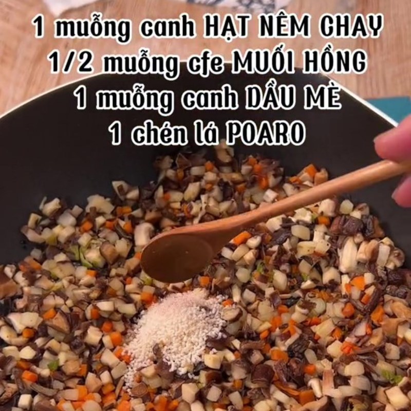 Bước 4 Xào nhân Bánh giò chay từ bột bắp