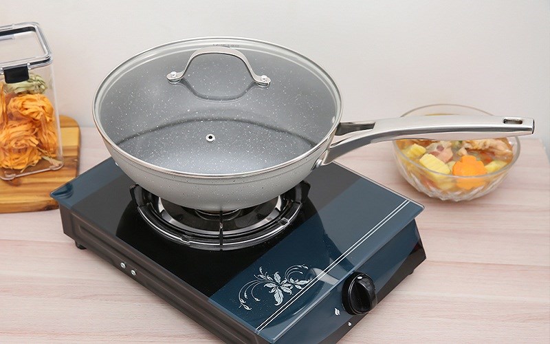  Chảo nh&ocirc;m s&acirc;u chống d&iacute;nh v&acirc;n đ&aacute; đ&aacute;y từ nắp k&iacute;nh 28 cm Elmich Fusion EL-3969 Xanh 