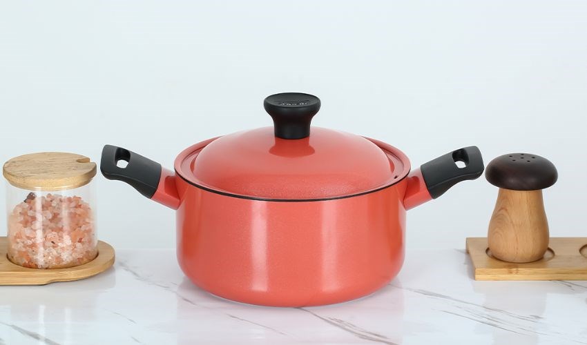 Nồi nh&ocirc;m chống d&iacute;nh nắp k&iacute;nh 24 cm Tefal C6824672