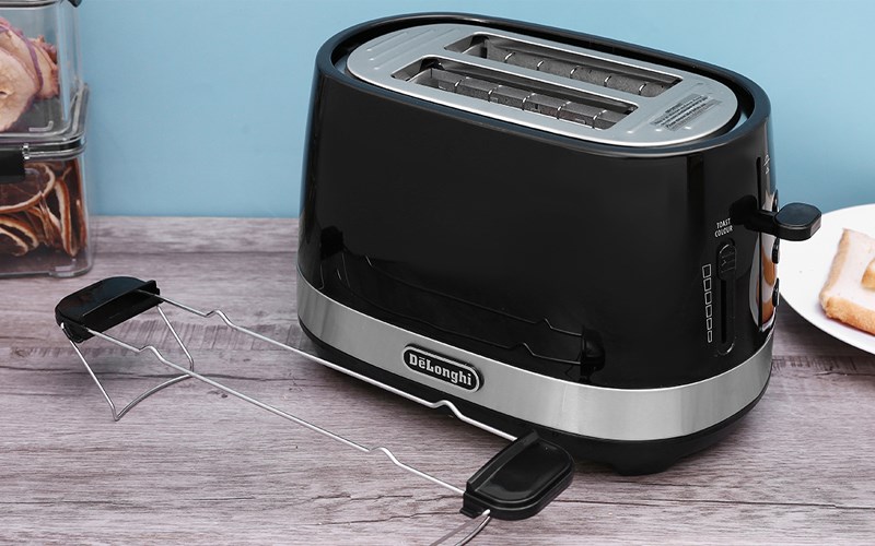 M&aacute;y nướng b&aacute;nh m&igrave; Delonghi CTLA2103.BK