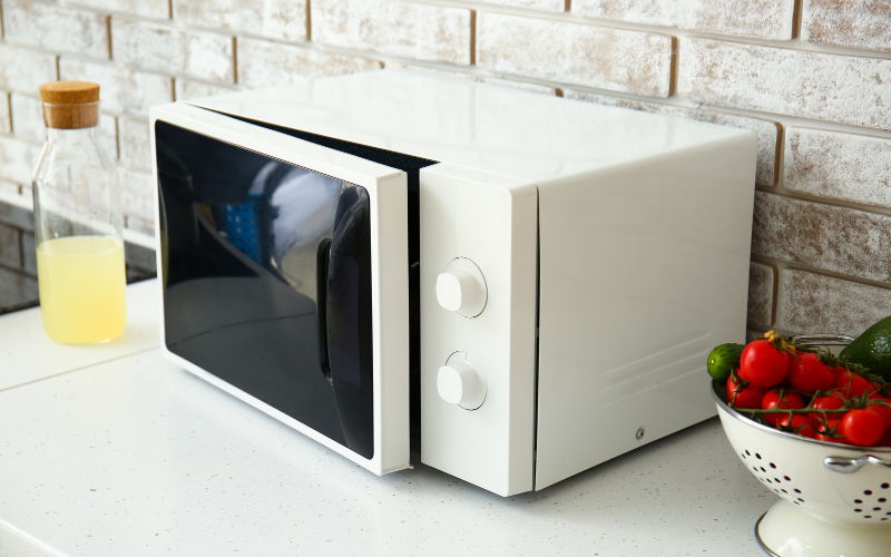 C&oacute; n&ecirc;n đặt l&ograve; vi s&oacute;ng tr&ecirc;n n&oacute;c tủ lạnh?