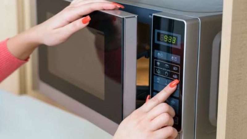 L&ograve; vi s&oacute;ng bị hư bảng điều khiển