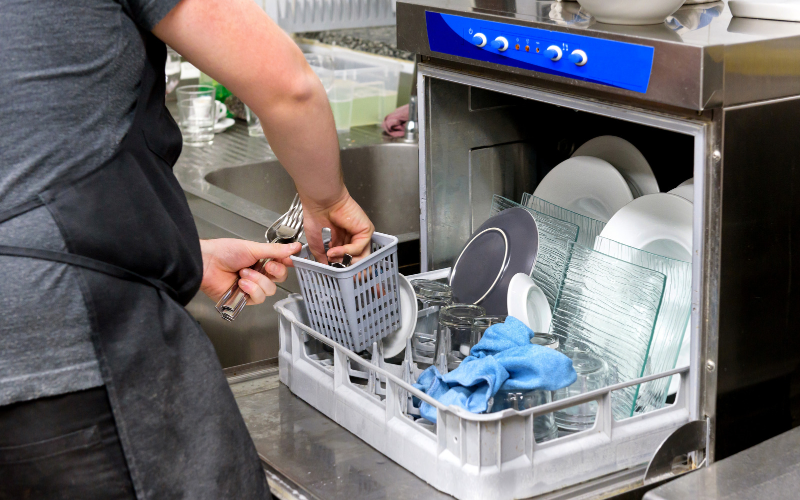 Rửa đồ d&ugrave;ng th&uacute; cưng