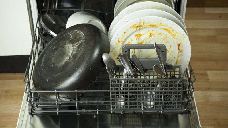 C&aacute;ch sắp xếp ch&eacute;n b&aacute;t khi d&ugrave;ng chế độ rửa nửa tải