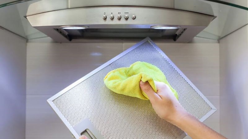 Thường xuy&ecirc;n vệ sinh m&aacute;y h&uacute;t m&ugrave;i