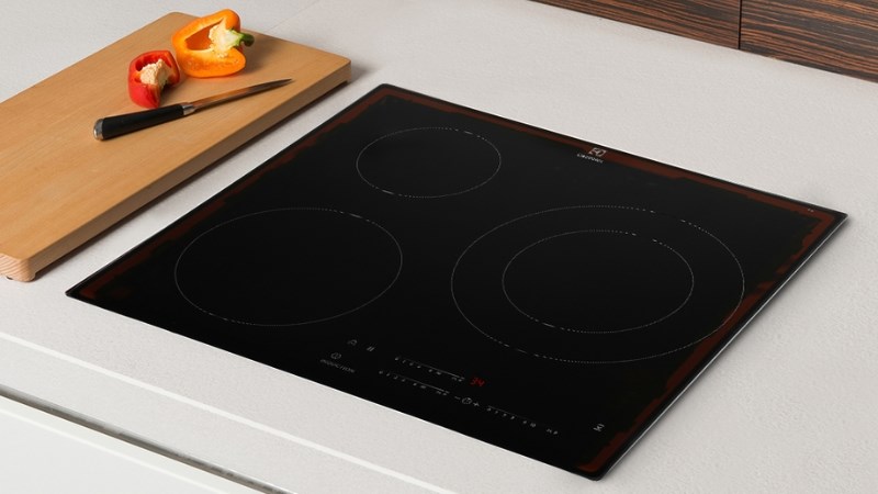 Bếp từ 3 v&ugrave;ng nấu lắp &acirc;m Electrolux LIT60342