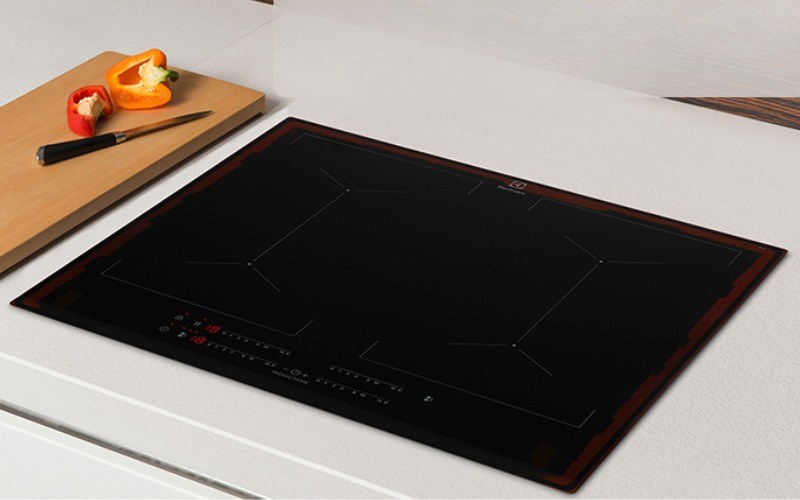 Bếp từ 4 v&ugrave;ng nấu lắp &acirc;m Electrolux EIV644