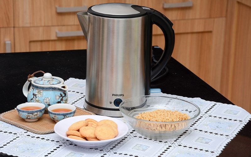 Ấm đun si&ecirc;u tốc giữ nhiệt Philips 1.7 l&iacute;t HD9316