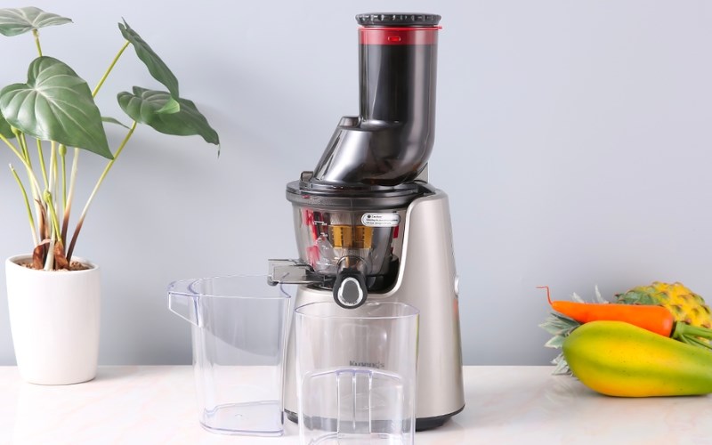 M&aacute;y &eacute;p chậm Kuvings C7000 bạc