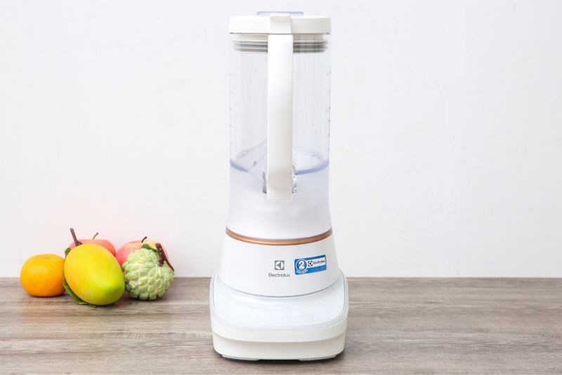 M&aacute;y xay sinh tố Electrolux E7TB1-50CW