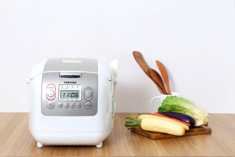 Nồi cơm điện tử Toshiba 1.8 l&iacute;t RC-18NMFVN(WT)