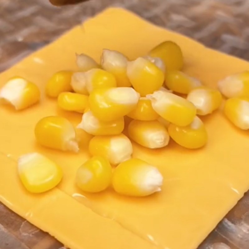 Bước 2 Chế biến Bánh tráng phô mai